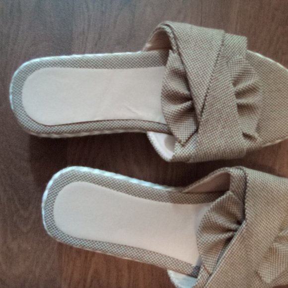 Comfy Slide - Picture 4 of 4